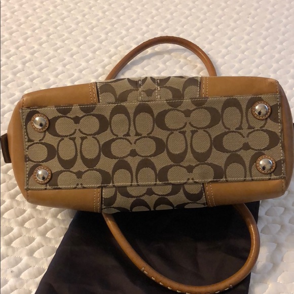 VGUC Coach purse - Picture 4 of 8